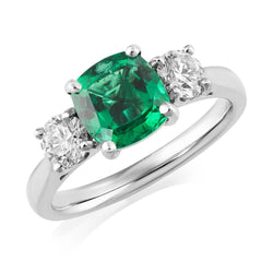 6,50 carati verde smeraldo e anello con 3 pietre di diamanti in oro bianco 14 carati