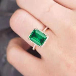 6.50 carati taglio smeraldo verde smeraldo con anello nuziale di diamanti