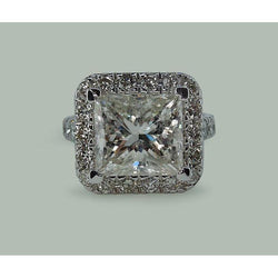 9 carati enorme anello principessa con diamanti con accenti in oro bianco 14k
