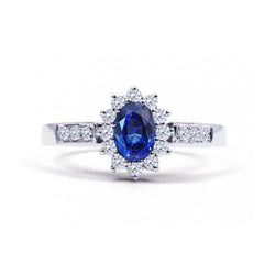 Anello Ceylon con zaffiro ovale da 2,50 carati e diamanti taglio rotondo in oro bianco 14K