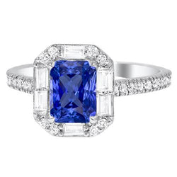 Anello Halo con diamante tondo e baguette 3.50 carati con zaffiro a forma di raggiante