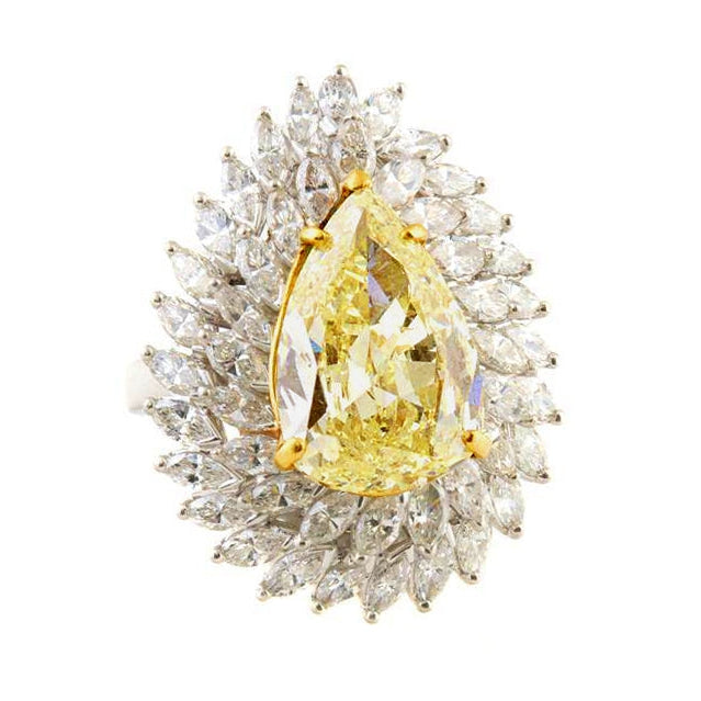 Anello Halo giallo canarino con taglio a pera e diamanti a grappolo marquise