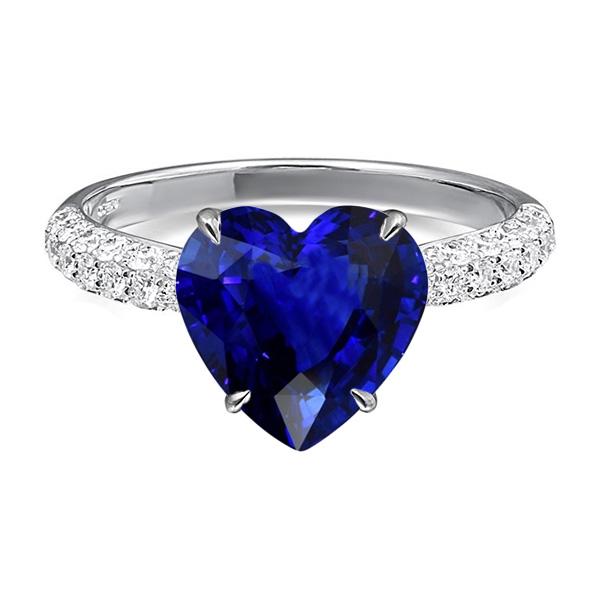 Anello Solitario Con Zaffiro Taglio Cuore Con Accenti Diamanti 4.50 Carati - harrychadent.it
