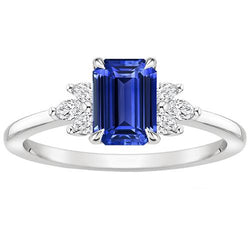 Anello Solitario con Accenti Zaffiro dello Sri Lanka e Pietra di Pera 4 Carati