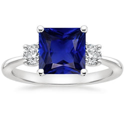 Anello Tre Pietre Zaffiro Princess Blue & Diamanti Rotondi 5.50 Carati