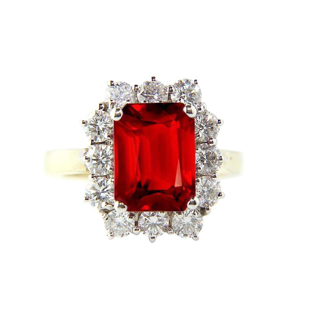 Anello a forma di smeraldo rosso rubino con diamanti rotondi 7.45 carati in oro - harrychadent.it