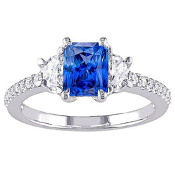 Anello con 3 carati Zaffiro blu e diamanti con accenti di 3 pietre a mezzaluna