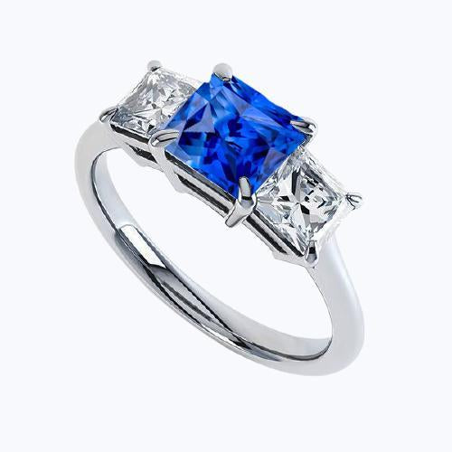 Anello con 3 pietre Princess Prong con zaffiro di Ceylon e diamanti 2 carati - harrychadent.it