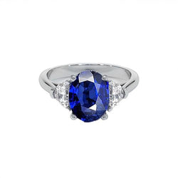 Anello con 3 pietre di diamanti con zaffiro blu profondo ovale 8.25 carati in oro 14K