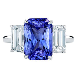 Anello con 3 pietre di zaffiro blu e diamanti taglio smeraldo incastonati 5.50 carati