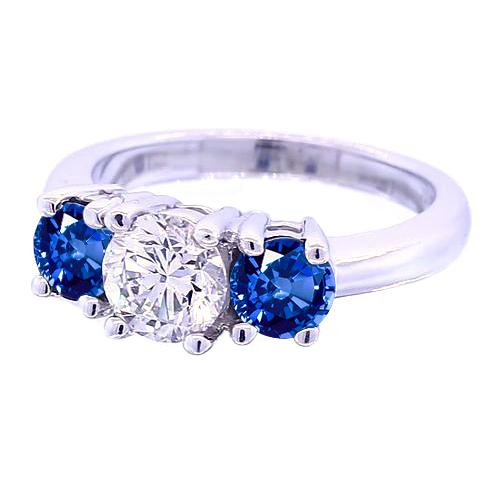 Anello con 3 pietre rotonde con diamanti e zaffiro blu 2.50 carati - harrychadent.it