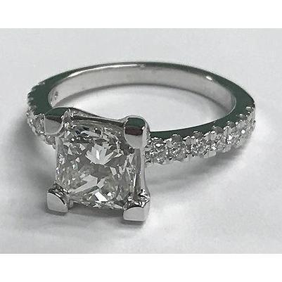 Anello con diamanti taglio principessa da 3.51 carati con accenti in oro bianco 14K - harrychadent.it