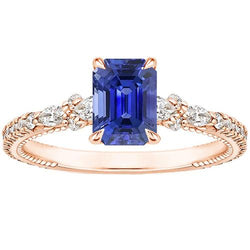 Anello con pavé di diamanti in oro rosa con zaffiro blu radiante 4 carati