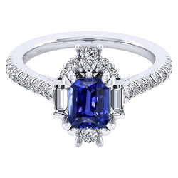 Anello con pietre preziose. zaffiro raggiante. baguette e pavé. diamanti 3,50 carati