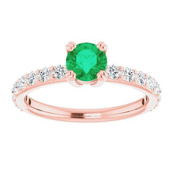 Anello con smeraldo verde rotondo con diamante a quattro punte da 2.50 carati