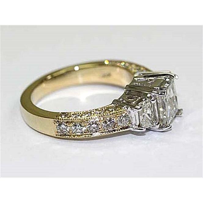 Anello con tre pietre di diamanti. oro giallo 14 carati. stile vintage. 2.75 carati - harrychadent.it
