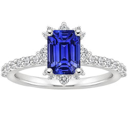 Anello con zaffiro blu e diamante solitario da 4.25 carati con smeraldo con accenti
