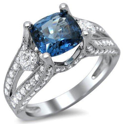 Anello con zaffiro dello Sri Lanka da 5,40 carati e diamanti taglio rotondo in oro bianco 14K