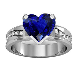Anello con zaffiro di Ceylon a forma di cuore di gioielli con diamanti. gambo spesso di 4 carati