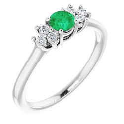 Anello da 1.50 carati con diamanti e smeraldo verde rotondo in pietra
