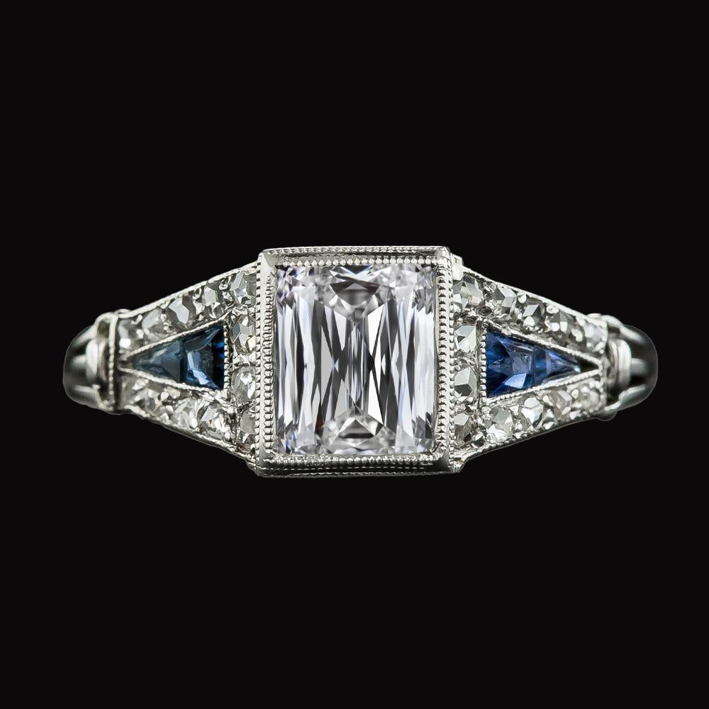 Anello da donna con diamante smeraldo e zaffiri trapezoidali 5.50 carati - harrychadent.it