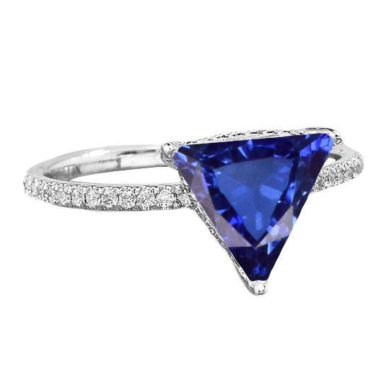 Anello di diamanti Trillion Sapphire Hidden Halo Accented Ceylon Gemstone 2.50 Carati