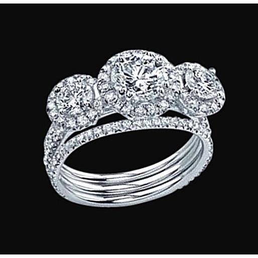 Anello di diamanti con tre pietre incastonate 3.50 ct. Bellissimo anello in oro bianco - harrychadent.it