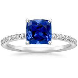 Anello di diamanti con zaffiro blu cuscino con pavé di accenti 2.75 carati