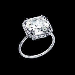 Anello di fidanzamento Halo con diamanti luminosi e rotondi 2,75 carati