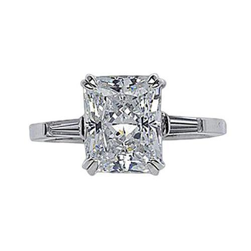 Anello di fidanzamento a tre pietre con diamanti baguette e diamanti da 2.10 carati - harrychadent.it