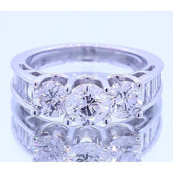 Anello di fidanzamento con 3 diamanti rotondi da 2.50 carati in oro bianco 14K