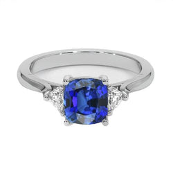 Anello di fidanzamento con 3 pietre di diamanti e uno zaffiro blu 2.75 carati Nuovo