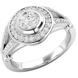 Anello di fidanzamento con diamante Halo 3,65 carati con castone in oro bianco