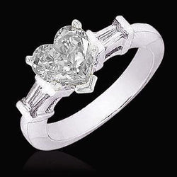 Anello di fidanzamento con diamante a cuore da 1,51 carati 3 baguette in oro con pietre