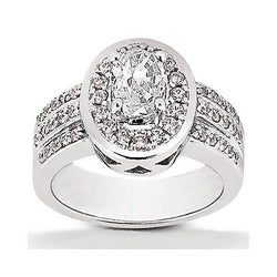Anello di fidanzamento con diamante ovale Halo 2.51 carati in oro bianco 14 carati