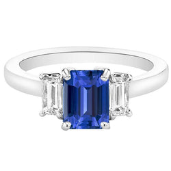 Anello di fidanzamento con diamante smeraldo. ceylon. zaffiro. cesto. 4 carati