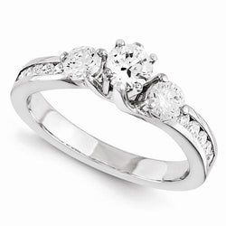 Anello di fidanzamento con diamante. tre pietre fantasia. oro bianco 14 carati. 1.95 carati