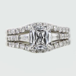 Anello di fidanzamento con diamanti baguette e principessa incastonato in oro 4,75 carati 14K