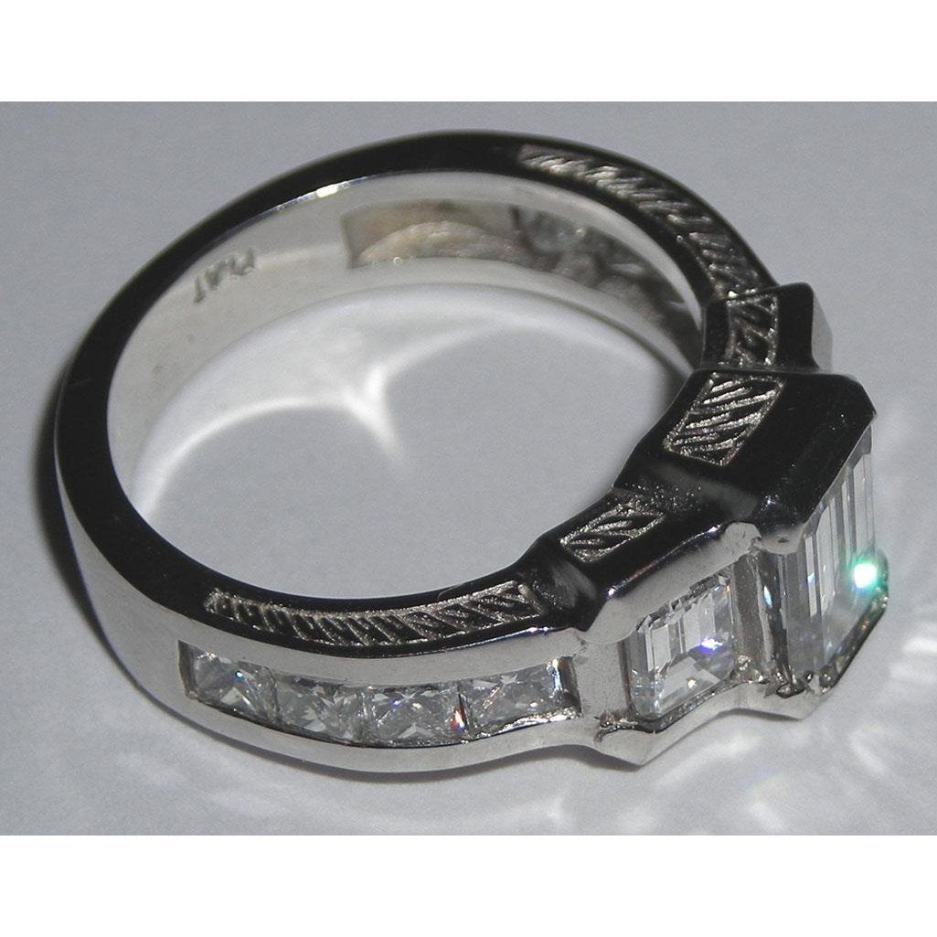 Anello di fidanzamento con tre diamanti in pietra e smeraldo in oro 3.51 carati Nuovo - harrychadent.it