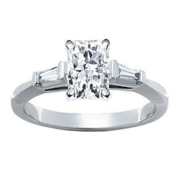 Anello di fidanzamento con tre pietre di diamante da 1.61 carati in oro bianco 14K