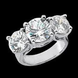 Anello di fidanzamento in oro bianco 14 carati con tre pietre di diamante da 3,25 ct Nuovo