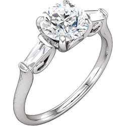 Anello di fidanzamento in oro bianco con 3 pietre di diamante tondo e baguette da 2 ct
