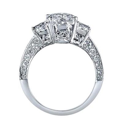 Anello di fidanzamento in oro bianco stile tre pietre con diamante ovale da 4.51 carati - harrychadent.it