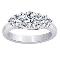 Anello di fidanzamento in oro con diamanti rotondi con tre pietre da 2.91 carati Nuovo