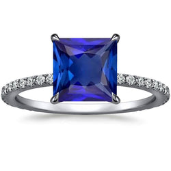 Anello di fidanzamento in zaffiro blu con accenti di diamanti pavé 6 carati