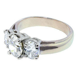 Anello di fidanzamento ovale con 3 pietre e diamante 3 carati. Oro bianco 14K