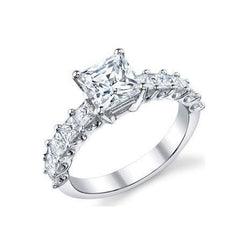 Anello di fidanzamento scintillante in oro bianco con diamante taglio principessa da 3 ct