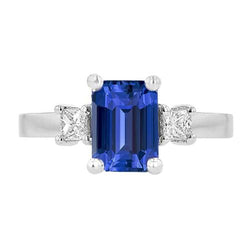 Anello in oro bianco con 3 pietre Zaffiro blu e diamanti Princess 2.50 carati