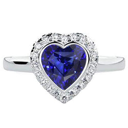 Anello in oro bianco con anello a forma di cuore con zaffiro blu intenso 4 carati
