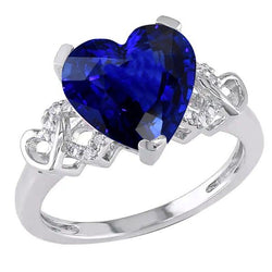 Anello in oro bianco con diamante a forma di cuore con zaffiro dello Sri Lanka 3.50 carati